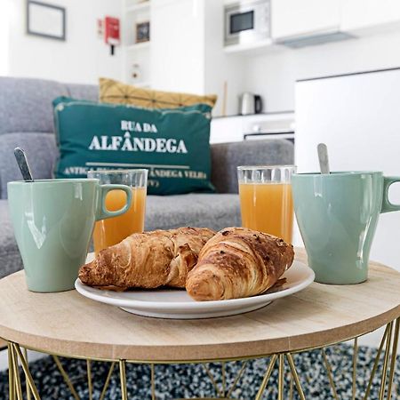 Stylish Flat W/ Gym & Parking By Lovelystay Porto Eksteriør billede
