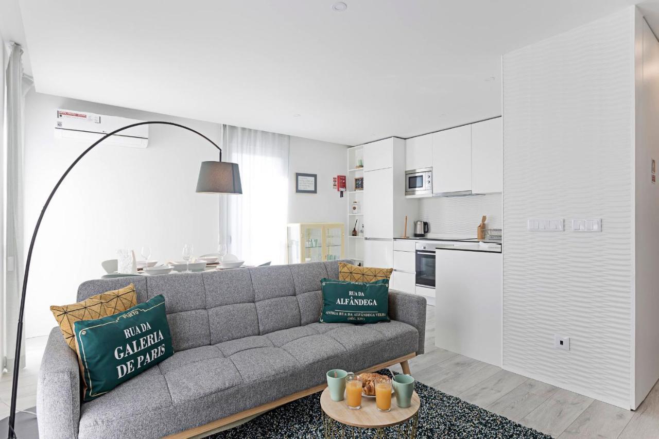 Stylish Flat W/ Gym & Parking By Lovelystay Porto Eksteriør billede