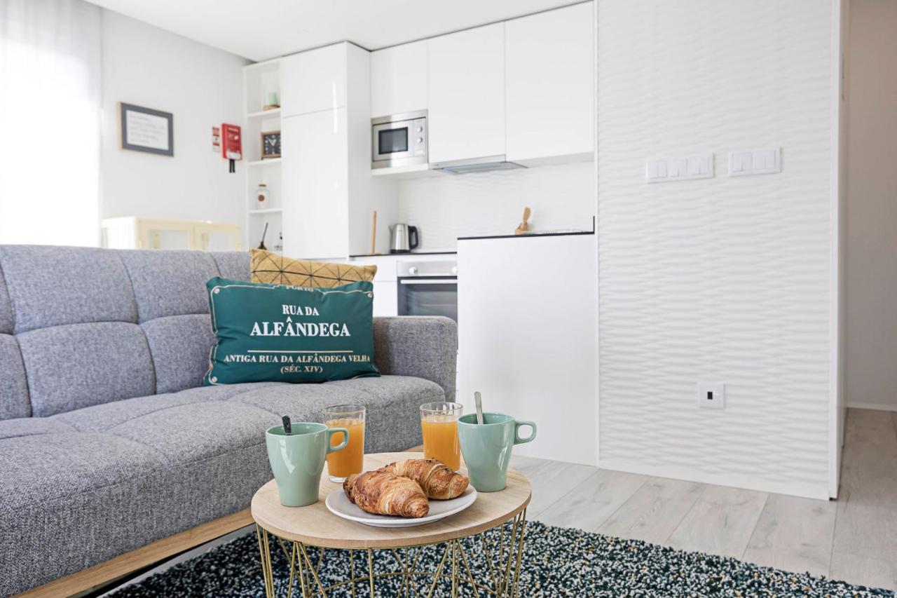 Stylish Flat W/ Gym & Parking By Lovelystay Porto Eksteriør billede