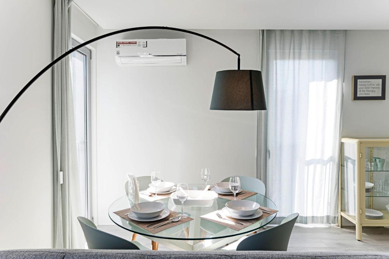 Stylish Flat W/ Gym & Parking By Lovelystay Porto Eksteriør billede