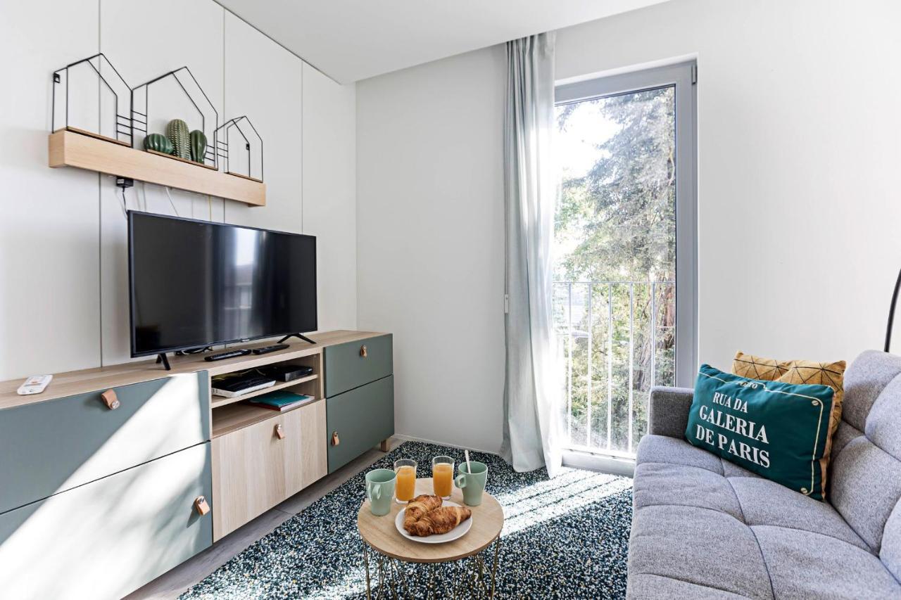 Stylish Flat W/ Gym & Parking By Lovelystay Porto Eksteriør billede