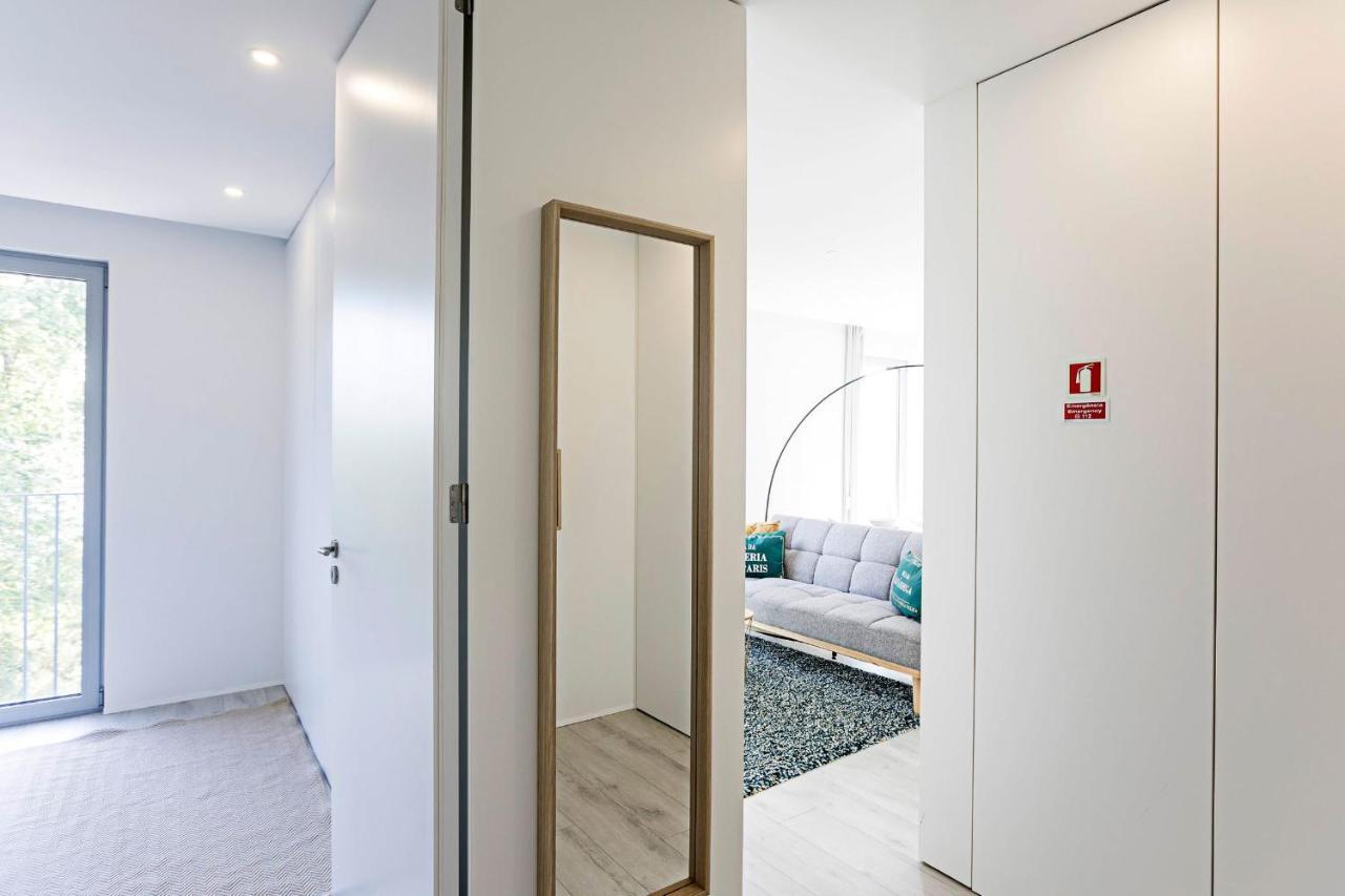 Stylish Flat W/ Gym & Parking By Lovelystay Porto Eksteriør billede