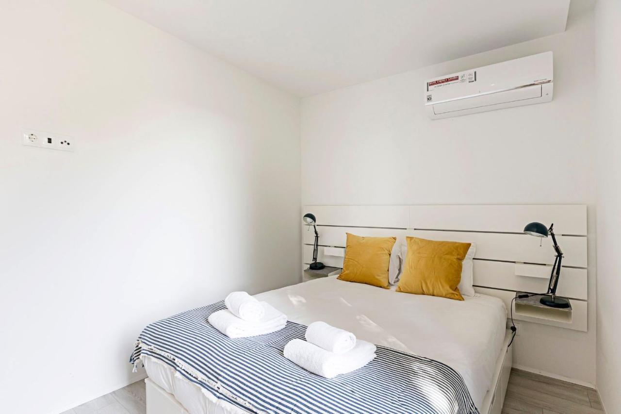 Stylish Flat W/ Gym & Parking By Lovelystay Porto Eksteriør billede